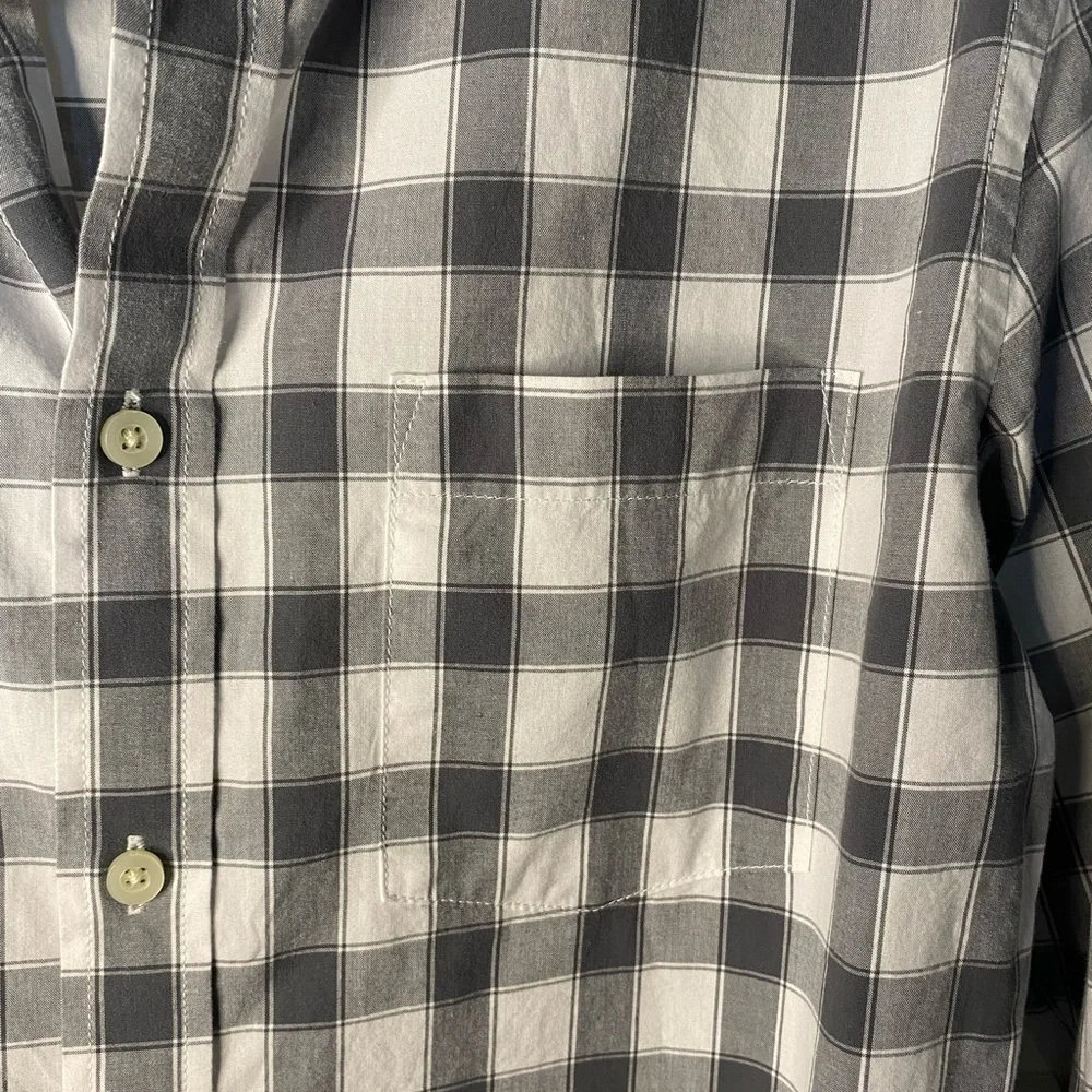 Long sleeve Merona button down shirt. - Picture 3 of 5